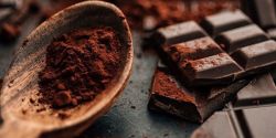 How to use pure cocoa powder to create a unique flavor